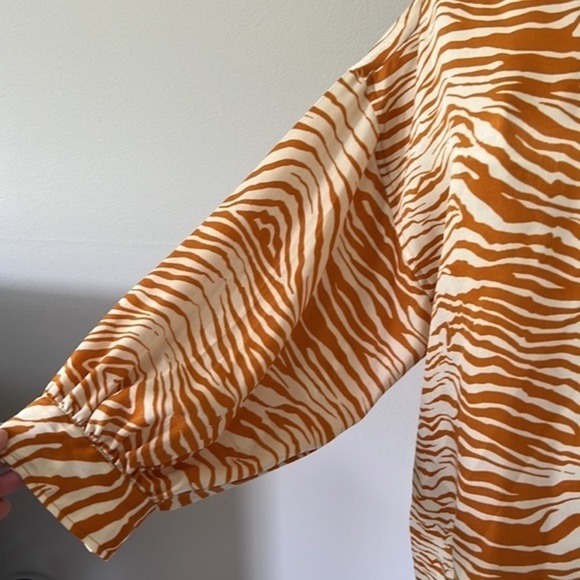 Topshop silk like blouse‎ - Picture 3 of 5